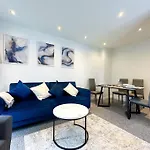 Boutique Townhouse - Sleeps Up To 8 - Perfect For Families & Groups! Lägenhet Bristol
