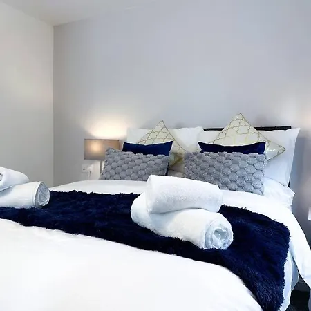 Boutique Townhouse - Sleeps Up To 8 - Perfect For Families & Groups! Apartment Bristol