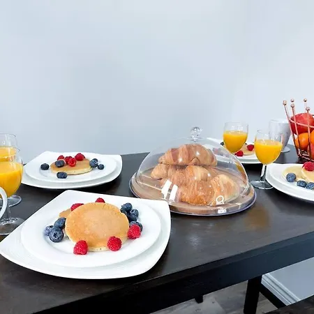 Apartment Boutique Townhouse - Sleeps Up To 8 - Perfect For Families & Groups! *