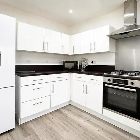 Boutique Townhouse - Sleeps Up To 8 - Perfect For Families & Groups! 公寓 *