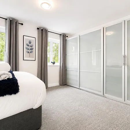 公寓 Boutique Townhouse - Sleeps Up To 8 - Perfect For Families & Groups! *
