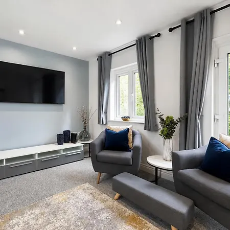 Boutique Townhouse - Sleeps Up To 8 - Perfect For Families & Groups! * בריסטול