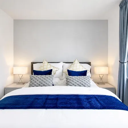 Boutique Townhouse - Sleeps Up To 8 - Perfect For Families & Groups! * Bristol