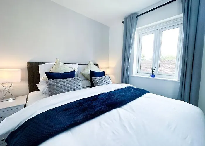 Boutique Townhouse - Sleeps Up To 8 - Perfect For Families & Groups! Apartment Bristol