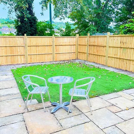 Boutique Townhouse - Sleeps Up To 8 - Perfect For Families & Groups! Lejlighed *