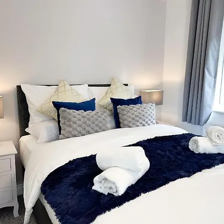 Boutique Townhouse - Sleeps Up To 8 - Perfect For Families & Groups! Bristol